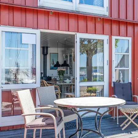 2 Bedroom Beautiful In *