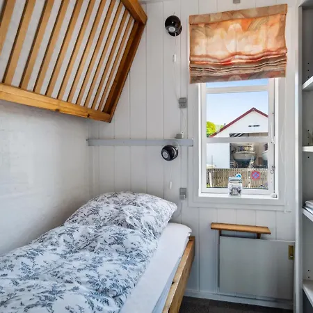 2 Bedroom Beautiful In Dom wakacyjny *