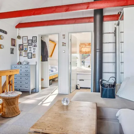 Dom wakacyjny 2 Bedroom Beautiful In Ebeltoft
