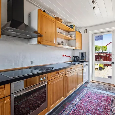 Dom wakacyjny 2 Bedroom Beautiful In Ebeltoft