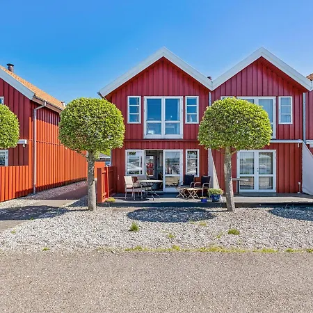 2 Bedroom Beautiful In Dom wakacyjny